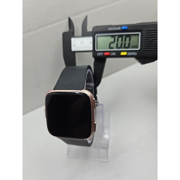 Fitbit Versa FB504 Smartwatch Fitness Heart Rate Bluetooth Activity W/ Charger - Picture 7 of 12